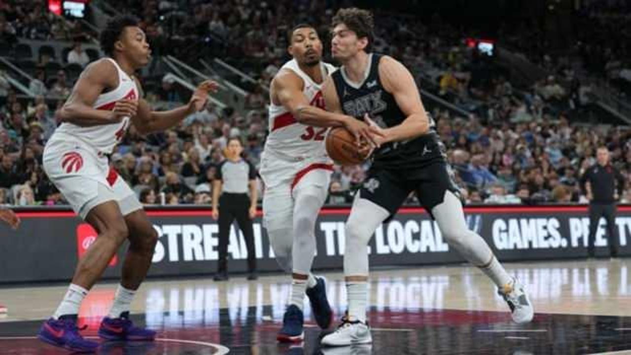 Cedi Osman 7 sayı attı, Spurs yenildi