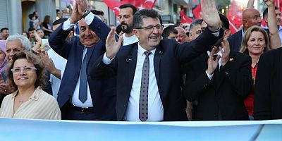 Çekmeköy’de 30 Ağustos Zafer Bayramı Coşkusu: Halk Birlikte Yürüdü