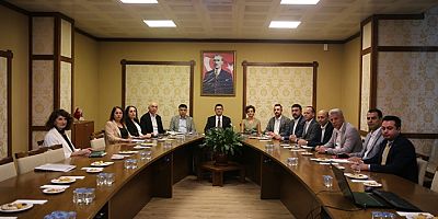 Çekmeköy'de Ulaşım İçin Adımlar Atılıyor: Belediye ve İETT Yetkilileri Toplandı