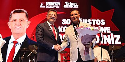 ÇEKMEKÖY’DE ZAFER BAYRAMI’NIN 104. YILI COŞKUYLA KUTLANDI