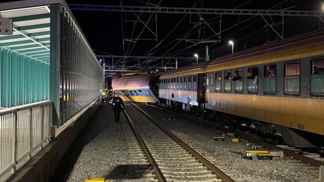 Çekya'da tren faciası! Kafa kafaya çarpıştı, 4 ölü, onlarca yaralı var