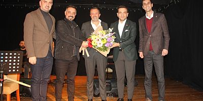 Cemal Kaya Türküleriyle Kartal'ı Mest Etti