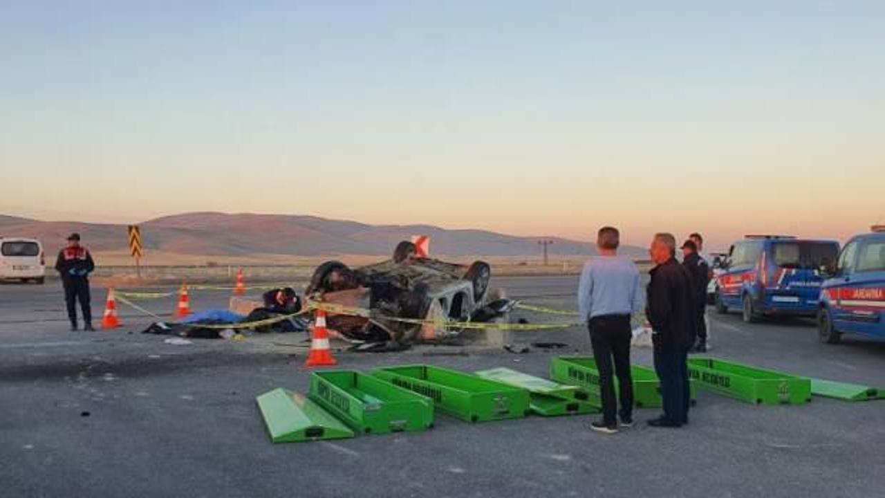 Cenaze yolunda feci kaza: 4 ölü, 2 yaralı