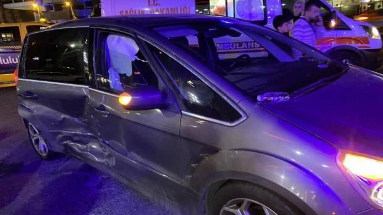 Cevizlibağ E5'te 2 araç çarpıştı: 4 yaralı