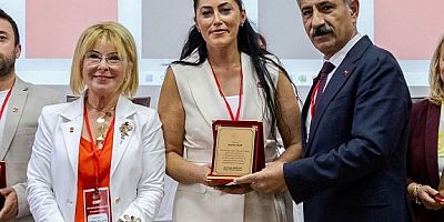 CHP Adalar İlçe Başkanlığına Gözde Acır Seçildi