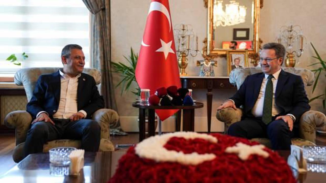 CHP Genel Başkanı Özel, Manisa Valisi Ünlü ile bayramlaştı