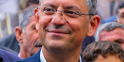 CHP'nin yeni genel başkanı Özgür Özel kimdir?