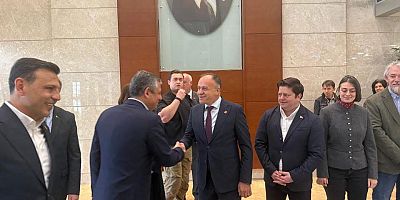CHP Pendik’ten Özgür Özel’e Havalimanı Karşılaması