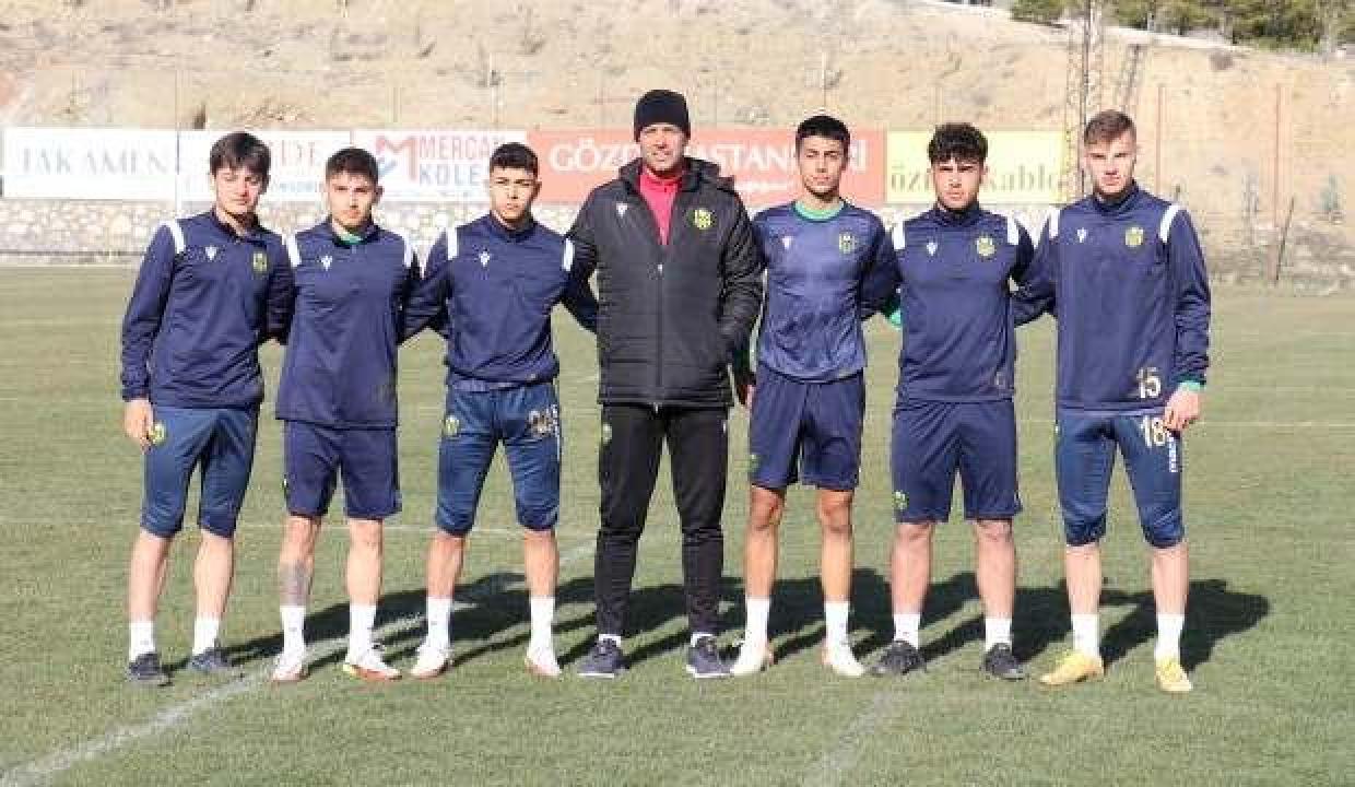 Cihat Arslan: Başımız dik mücadele etmemiz lazım