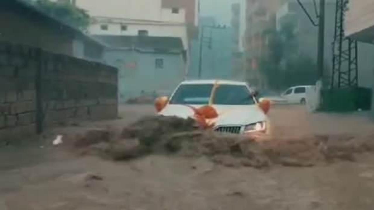 Cizre'de ilginç görüntü! Gelin arabası böyle gitti...
