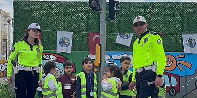 Çocuklar Trafik Kurallarını ve İlk Yardımı, Trafik Eğitim Parkı'nda Eğlenerek Öğrendi