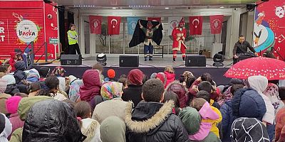 ÇOCUKLARA DEPREMİ UNUTTURAN EĞLENCE TIR’I