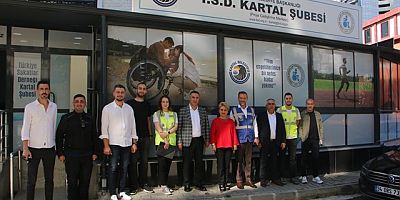    'Çözüyoruz Kartal' Ekibi Esentepe Mahallesi'ndeydi