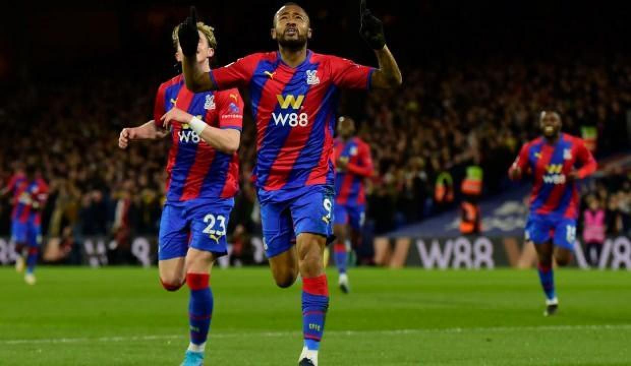 C.Palace, Arsenal'i 3 golle geçti!