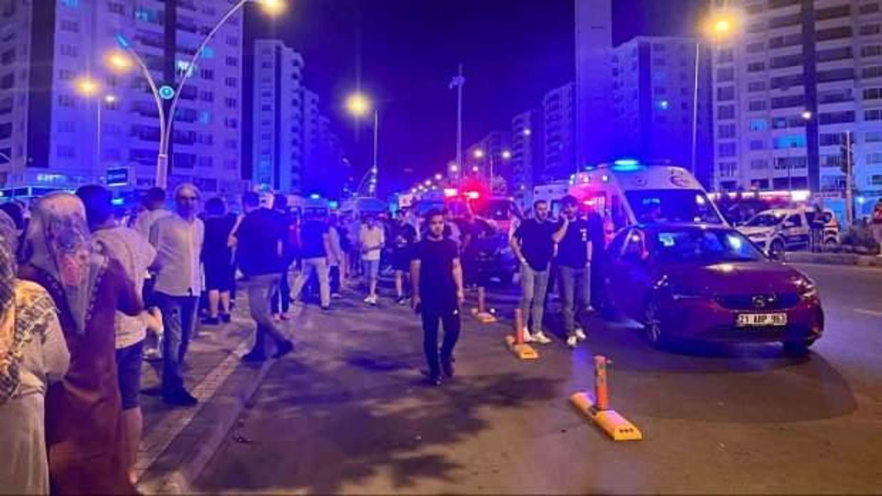 Çrpışan 2 araç markete daldı: Ölü ve yaralılar var!