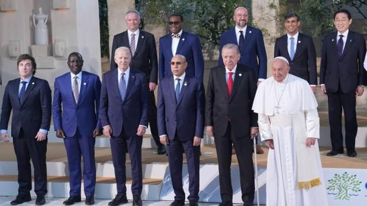 Cumhurbaşkanı Erdoğan, G7 Liderler Zirvesi'ndeki aile fotoğrafı çekimine katıldı