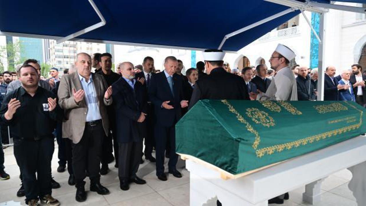 Cumhurbaşkanı Erdoğan, gazeteci yazar Engin Ardıç’ın cenaze törenine katıldı