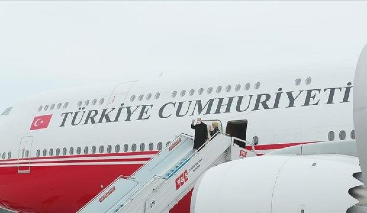 Cumhurbaşkanı Erdoğan, Özbekistan'daki temaslarını tamamlayarak yurda döndü