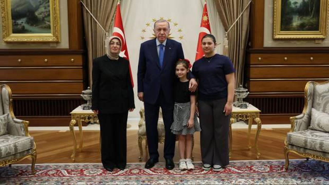 Cumhurbaşkanı Erdoğan, Sinan Ateş'in eşi ile görüştü