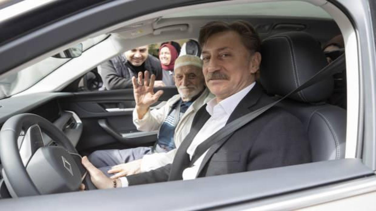 Cumhurbaşkanı Erdoğan'ın görüştüğü 85 yaşındaki Bayraktar'a Togg sürprizi