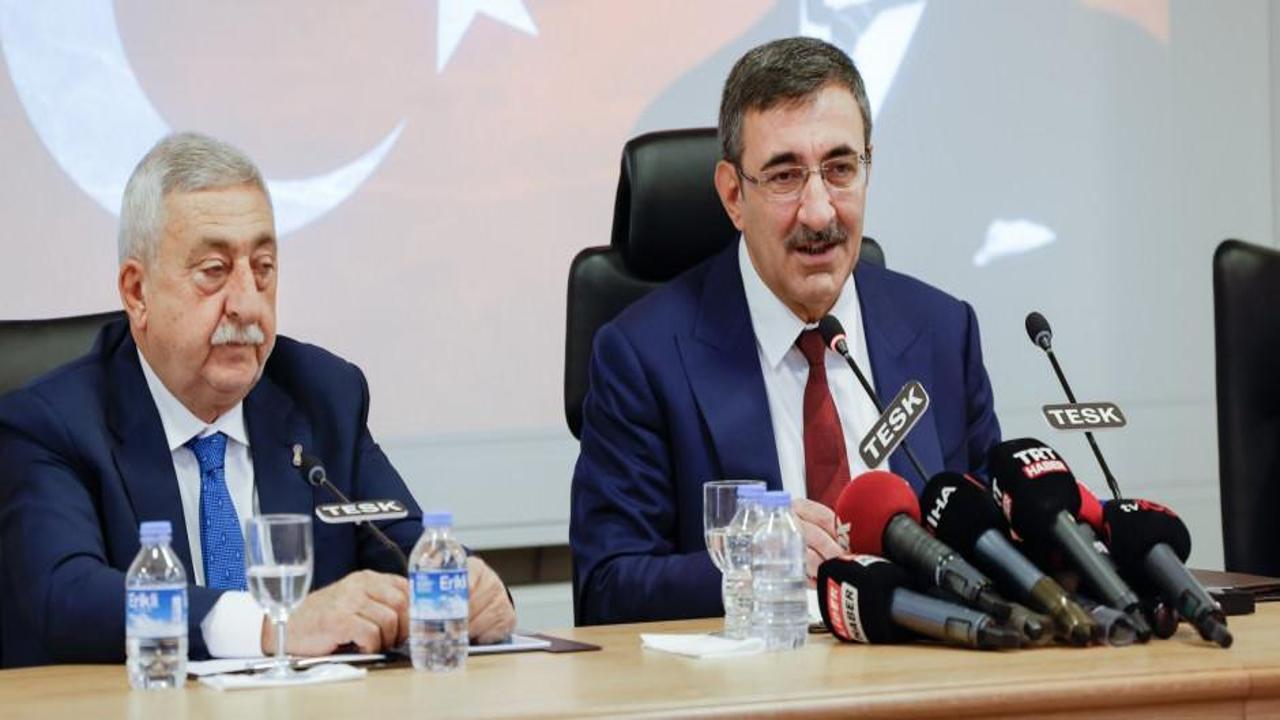 Cumhurbaşkanı Yardımcısı Cevdet Yılmaz'dan fiyat istikrarı mesajı