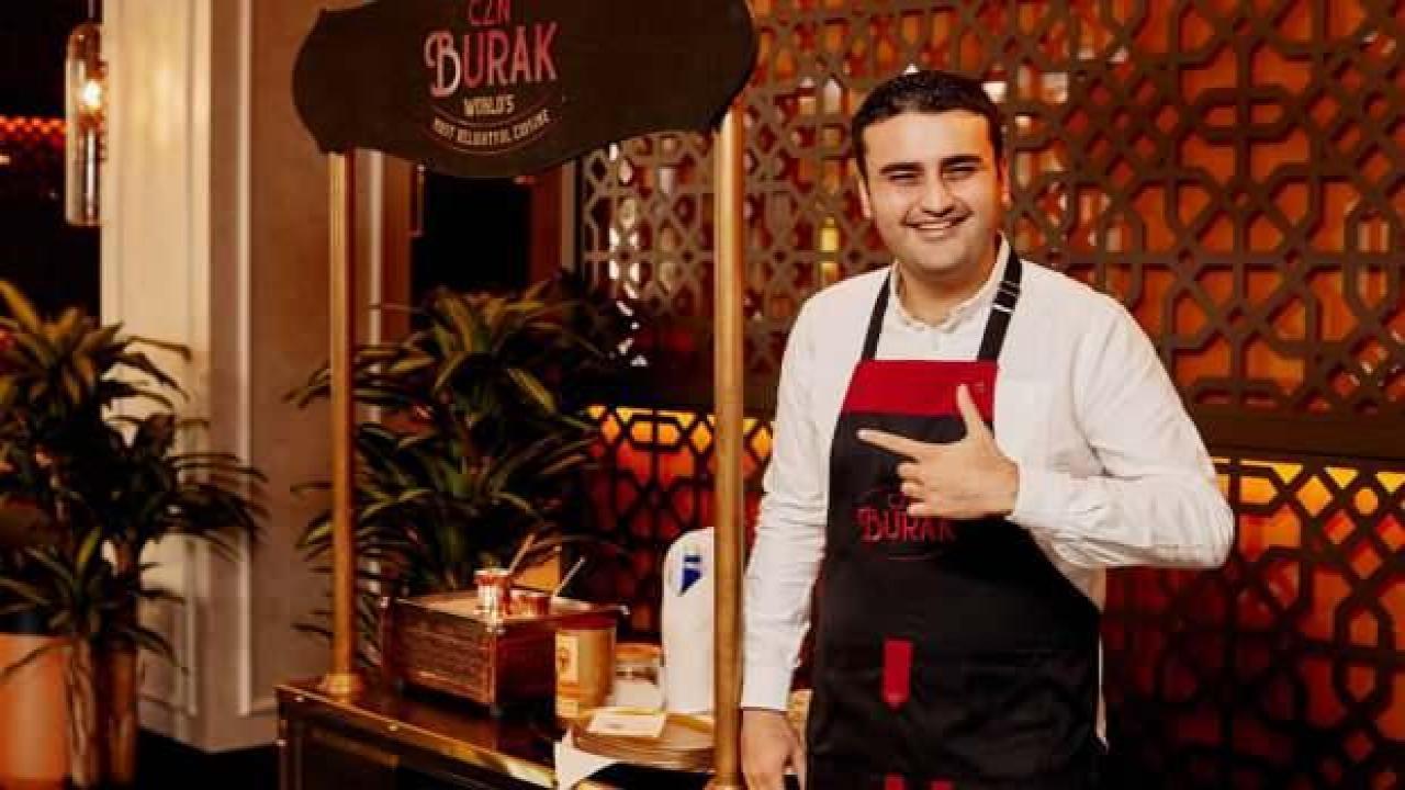 CZN Burak Katar'da dünyaca ünlü isimle görüştü! 