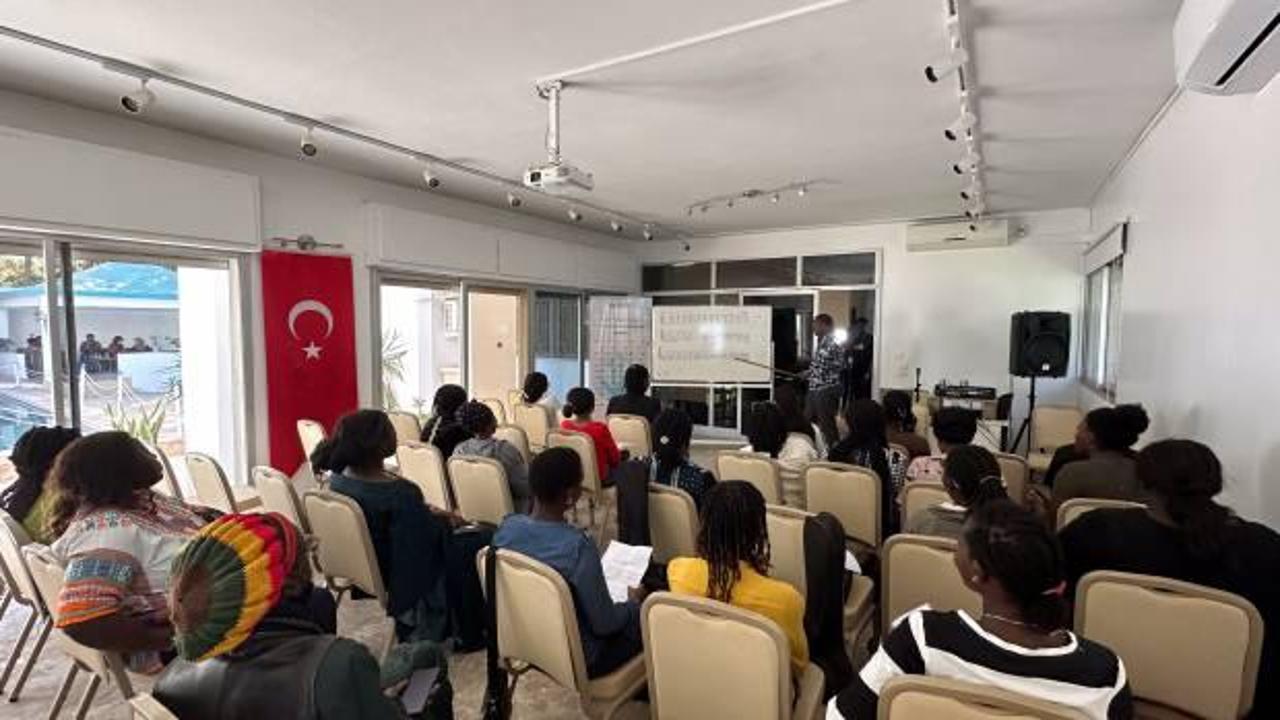 Dakar YEE'den 'Afrika'nın ilk kadın müzik okuluna' destek