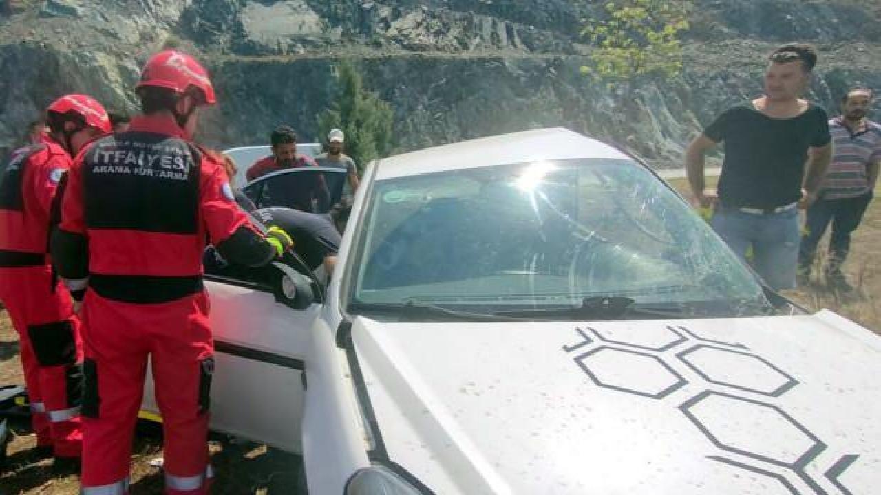 Dalaman'da otomobiller çarpıştı: 2'si çocuk, 4 yaralı
