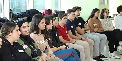 Danimarkalı Erasmus Öğrencileri Kartallı Akranlarıyla Buluştu