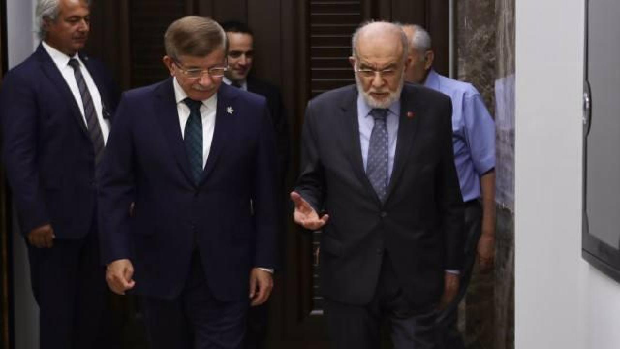 Davutoğlu'ndan Karamollaoğlu'na ziyaret