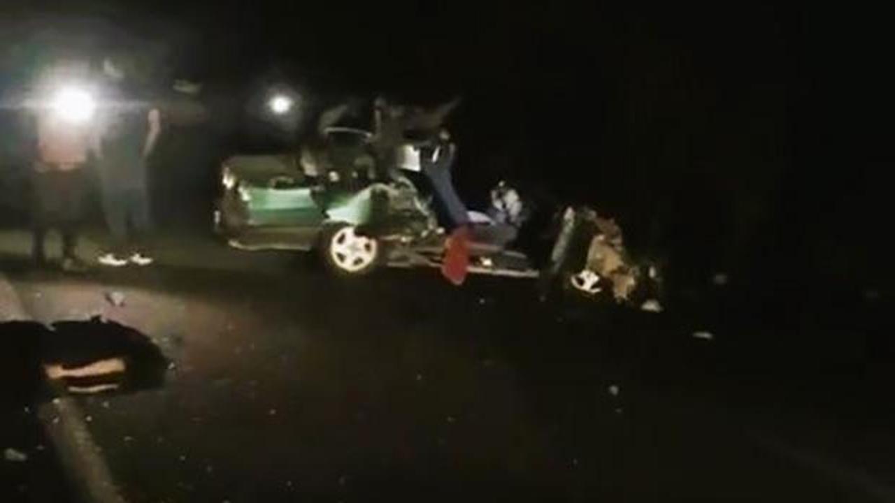 Denzili'de römorka çarpan otomobil paramparça oldu: 1 ölü, 1 yaralı