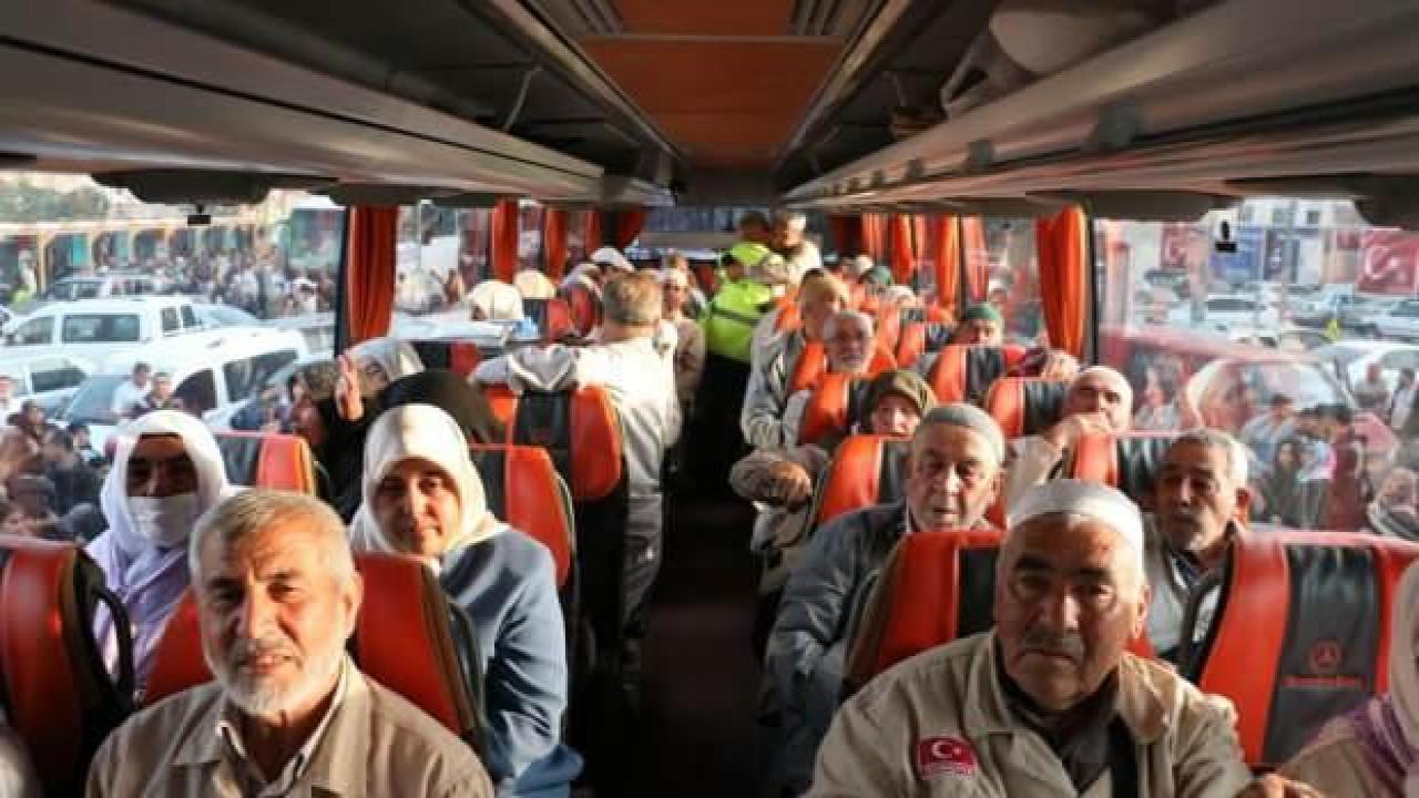 Deprem bölgesinden ilk hac kafilesi uğurlandı