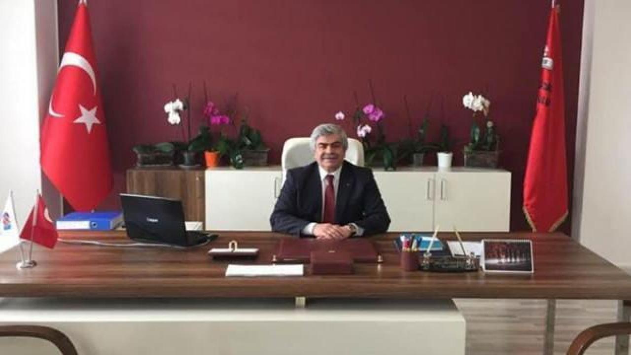Depremzede öğrenciyi başörtülü olduğu için kaydetmediği iddia edilen müdüre beraat