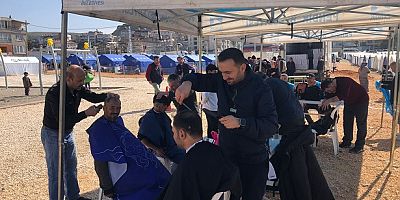 Depremzedelere berber hizmeti veriliyor