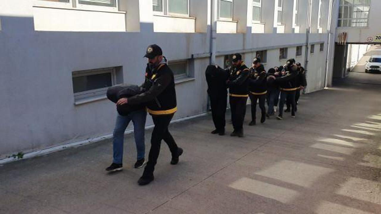 Depremzedelerin eşyalarını çalan 7 kişi yakalandı