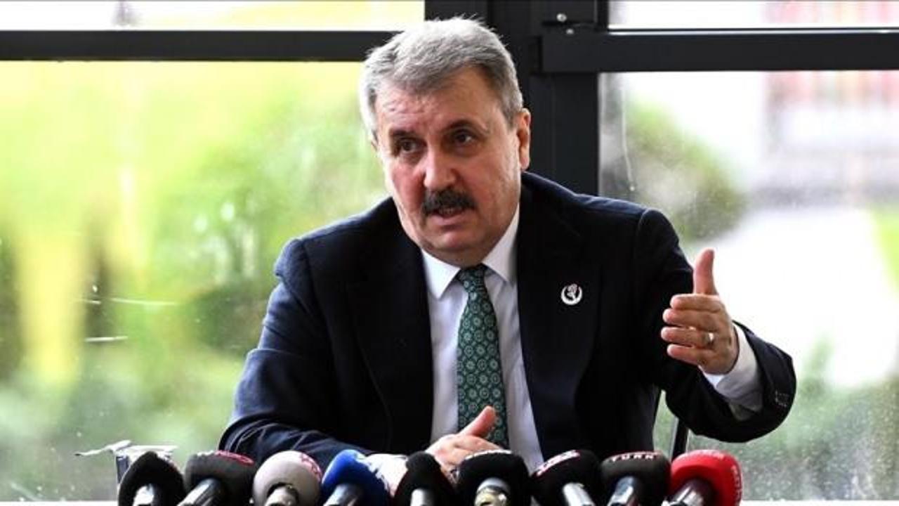 Destici'den Özgür Özel'e tepki: Gençlerin içeri girmesine sebep oldu