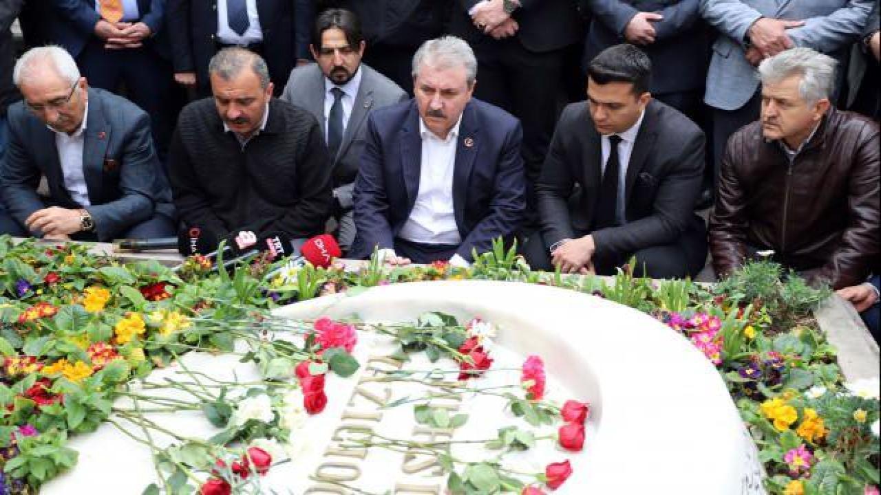 Destici'den Yazıcıoğlu'nun kabrine ziyaret