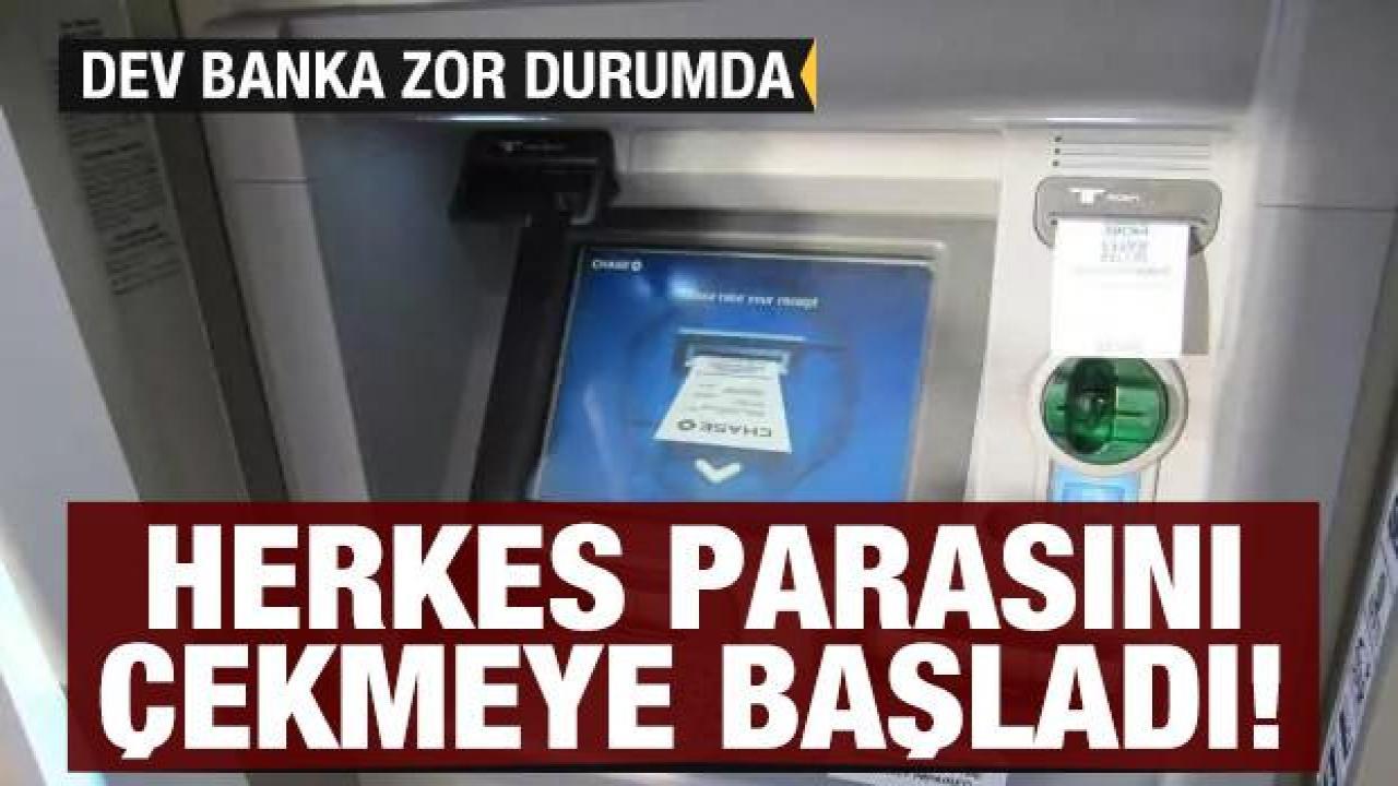 Dev banka zor durumda: Herkes parasını çekmeye başladı