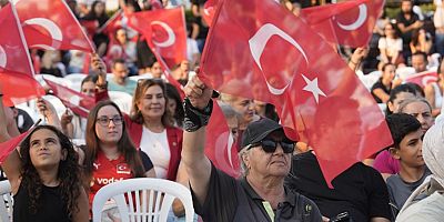 Dev Ekranda Dev Heyecan: Kartallılar Şampiyonluk Coşkusunu Hep Birlikte Yaşadı