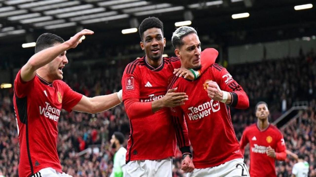Dev maç nefes kesti! Manchester United turladı