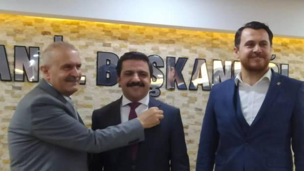 DEVA Partisi Van İl Başkanı ve ekibi istifa ederek AK Parti'ye geçti