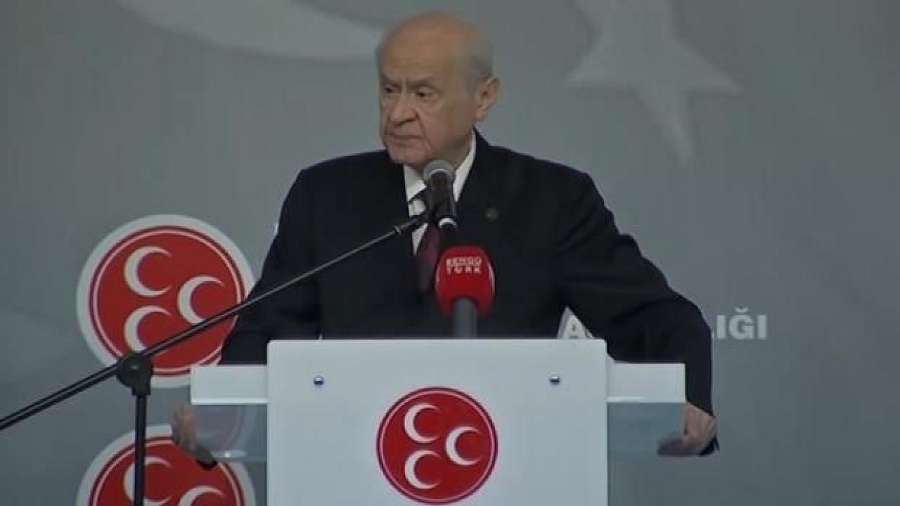 Devlet Bahçeli: Seccadeye ayakla basana hoş görüyle bakılmaz