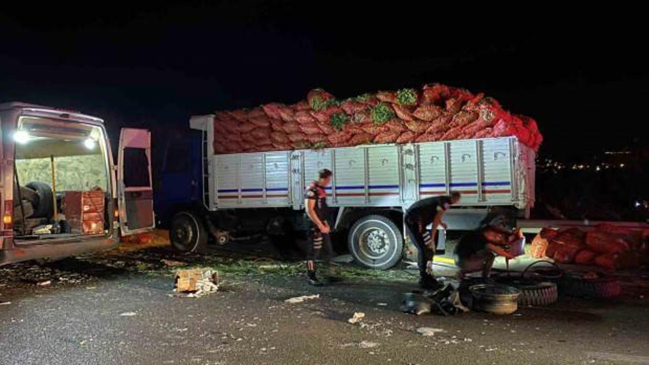 Dinamit yüklü kamyon devrildi, İzmir yolu ulaşıma kapandı!
