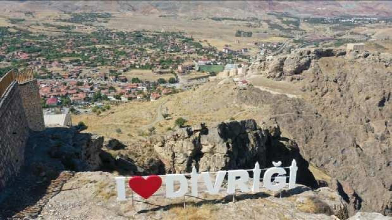 Divriği'nin tarihi kaleleri teleferikle birbirine bağlanacak