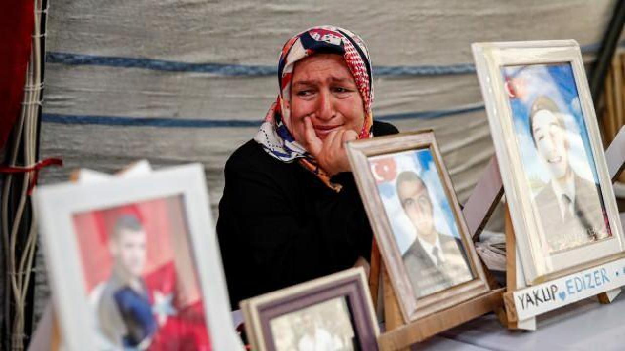 Diyarbakır anneleri bu bayramı da gözleri yolda geçiriyor