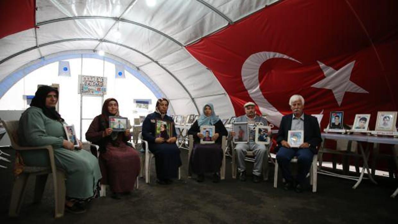 Diyarbakır anneleri çadırda 11. bayramı geçiriyor