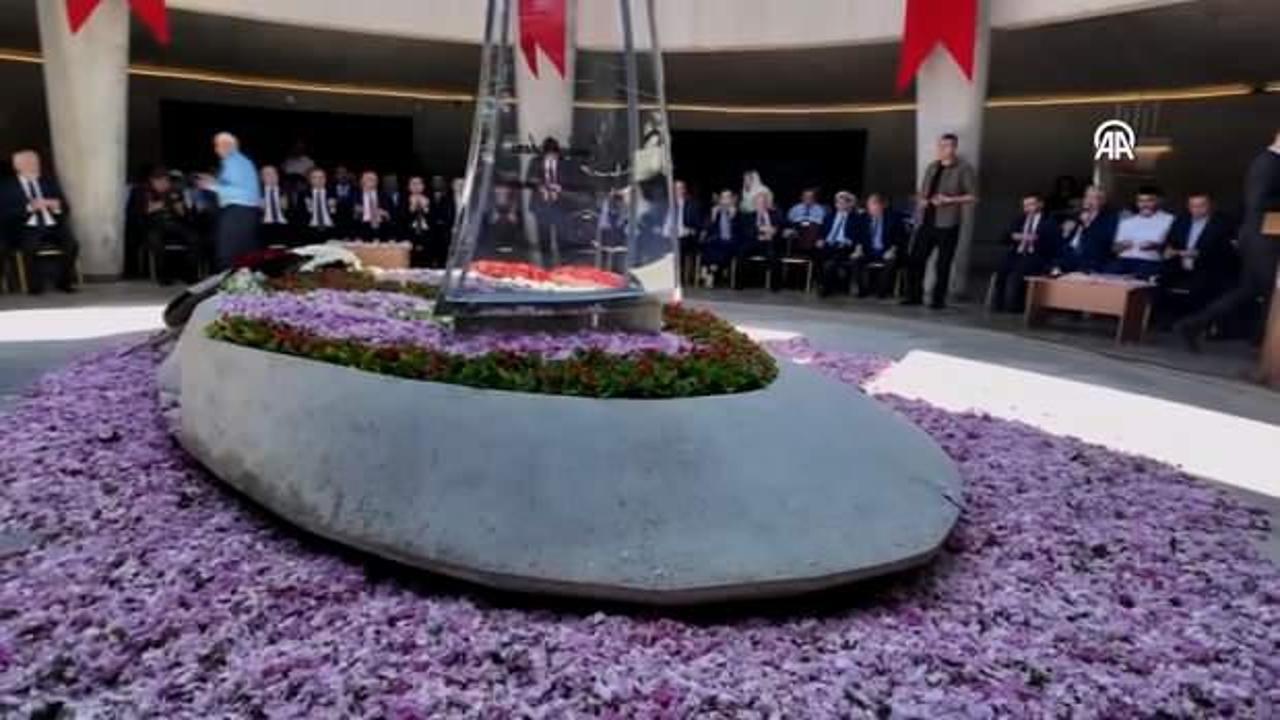 Dokuzuncu Cumhurbaşkanı Süleyman Demirel mezarı başında anıldı
