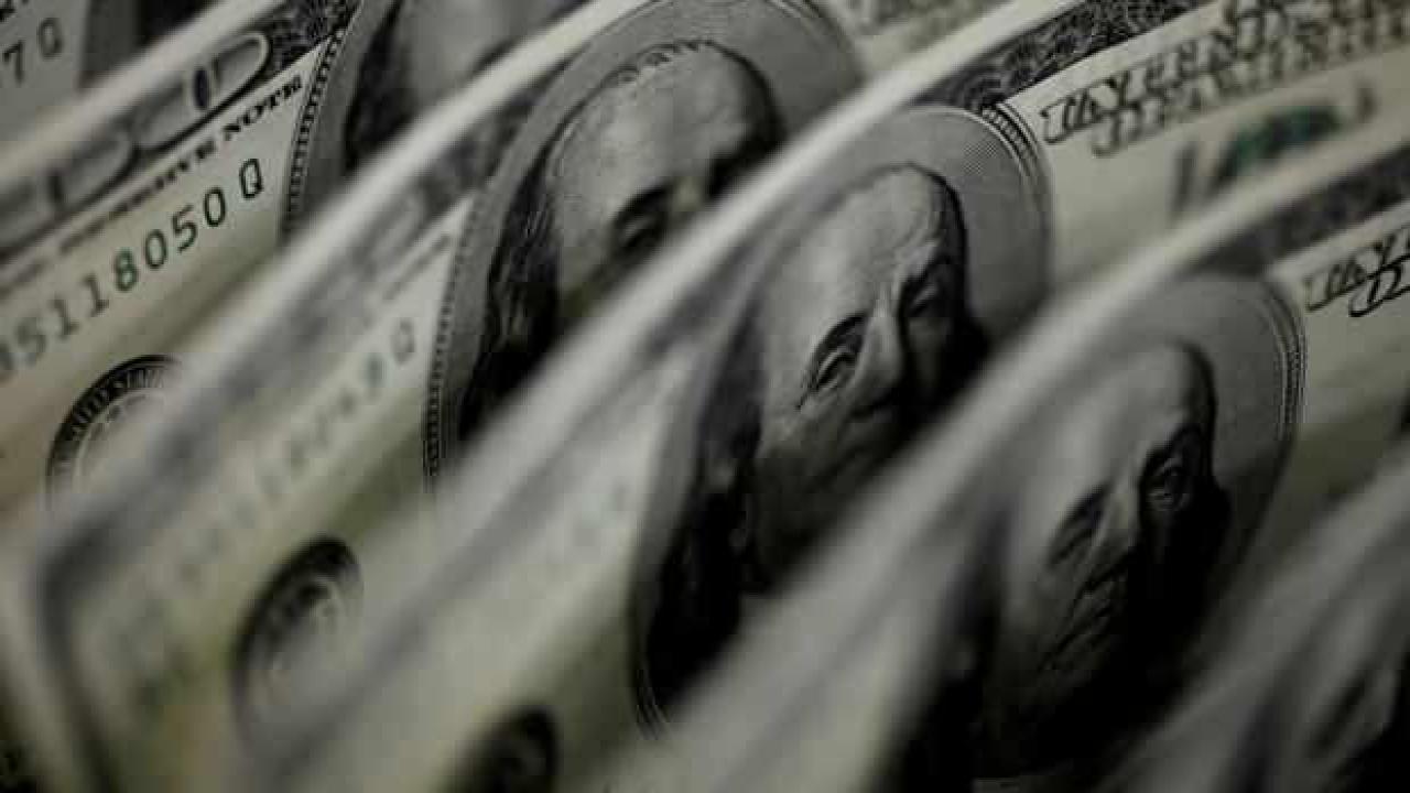 Dolar yatay seyirde, gözler Merkez'de!