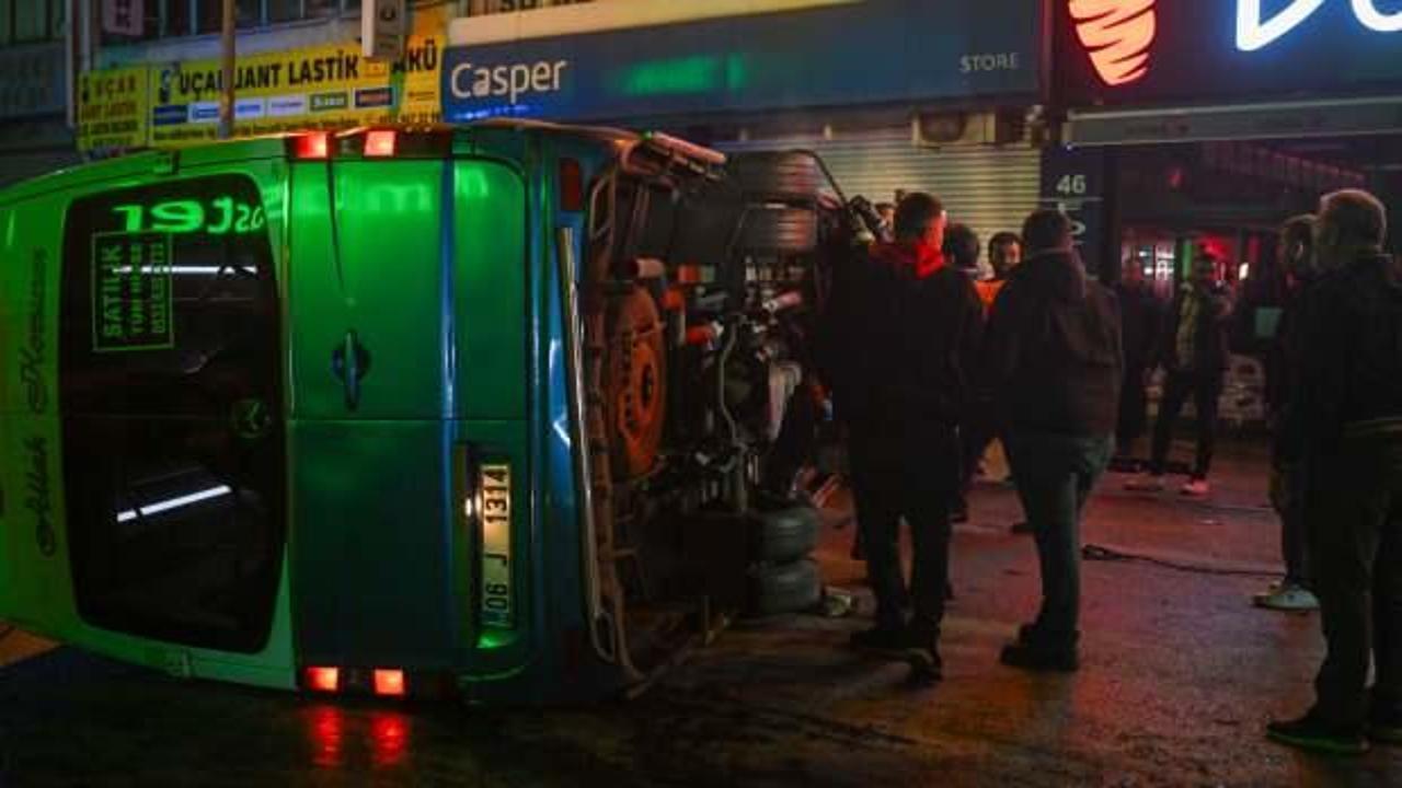 Dolmuşla otomobil çarpıştı: 6 kişi yaralandı