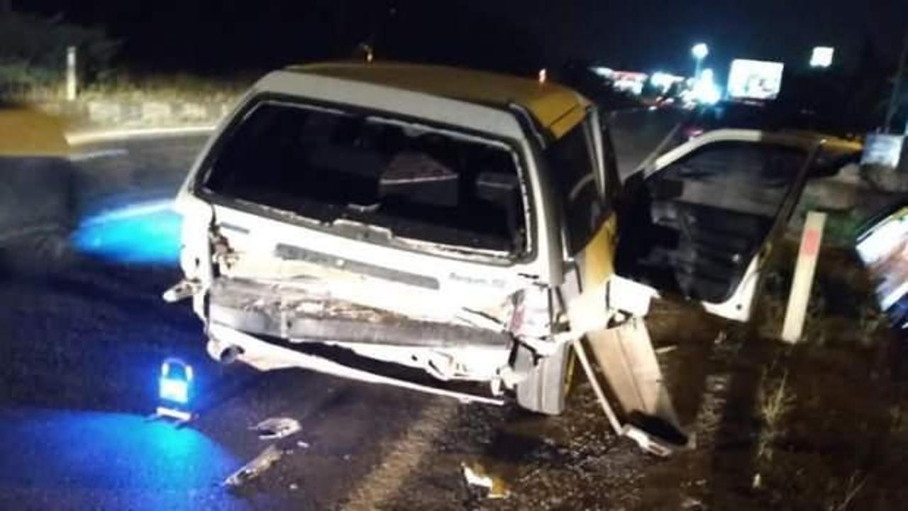 Düğün dönüşü kaza yaptılar: 4 yaralı